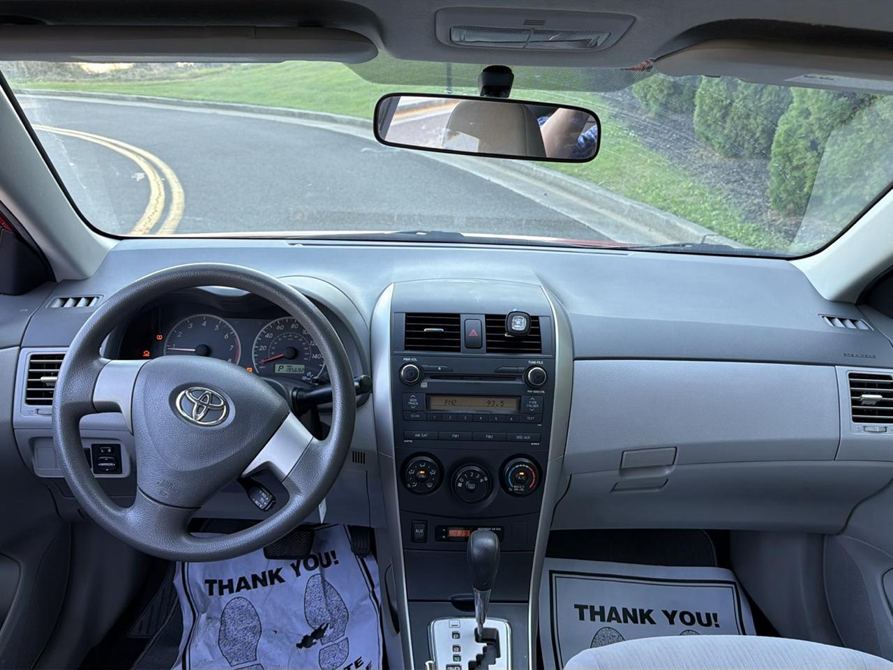 Toyota Corolla 4dr Sdn Man (Natl) 2010