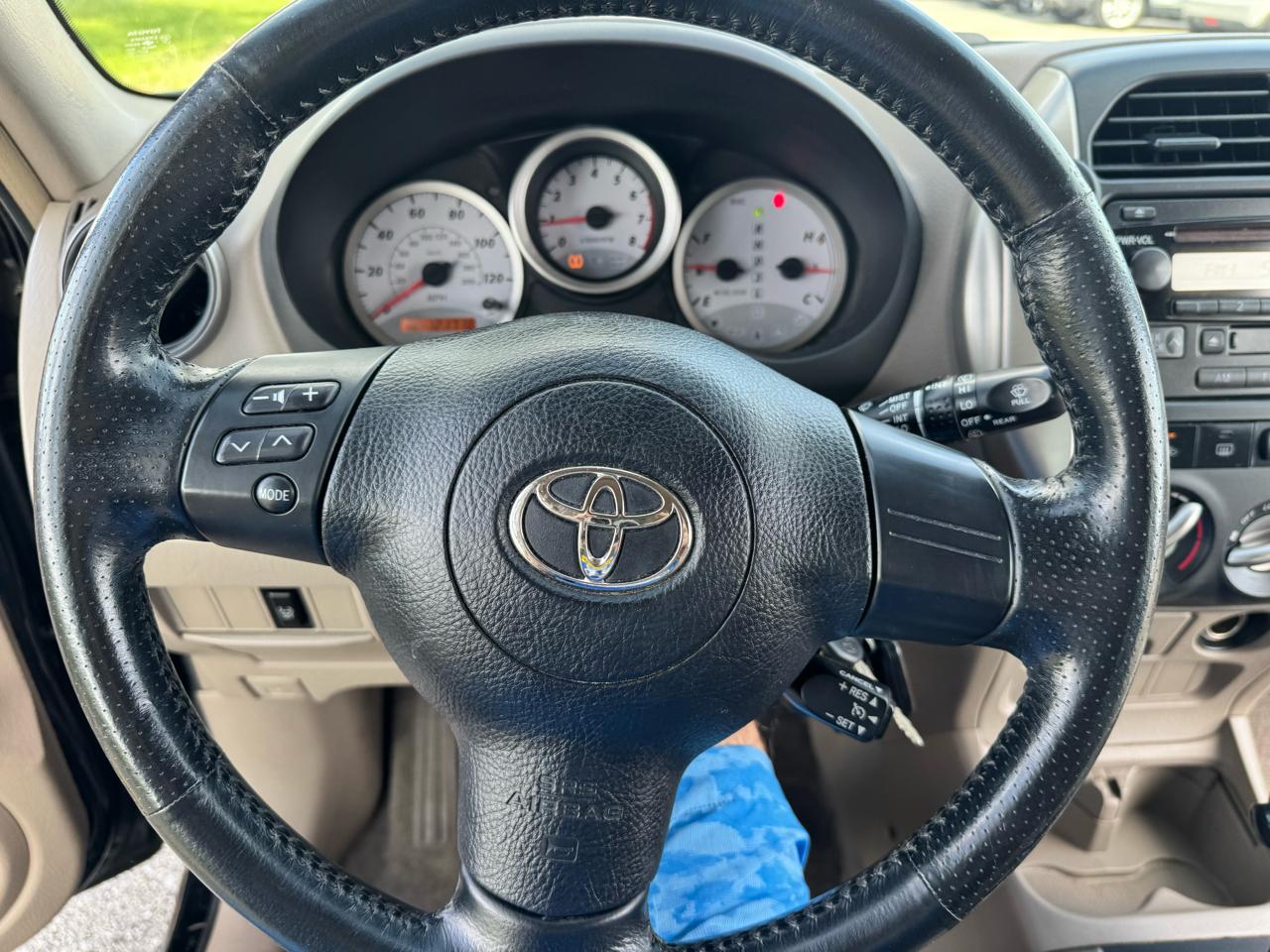 Toyota RAV4  2005