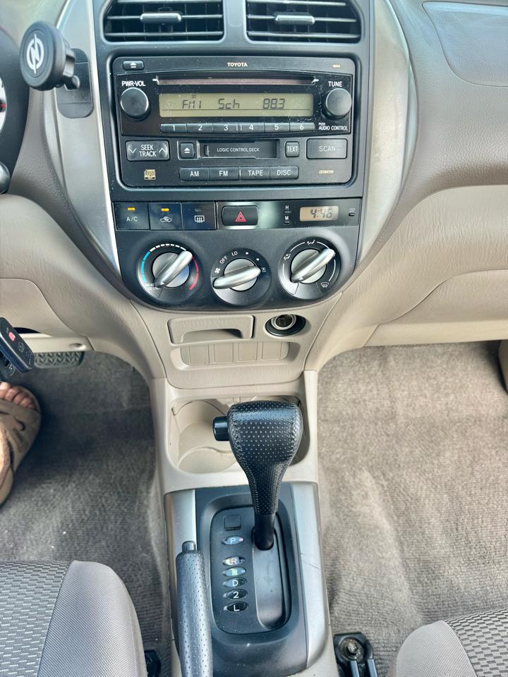 Toyota RAV4  2005