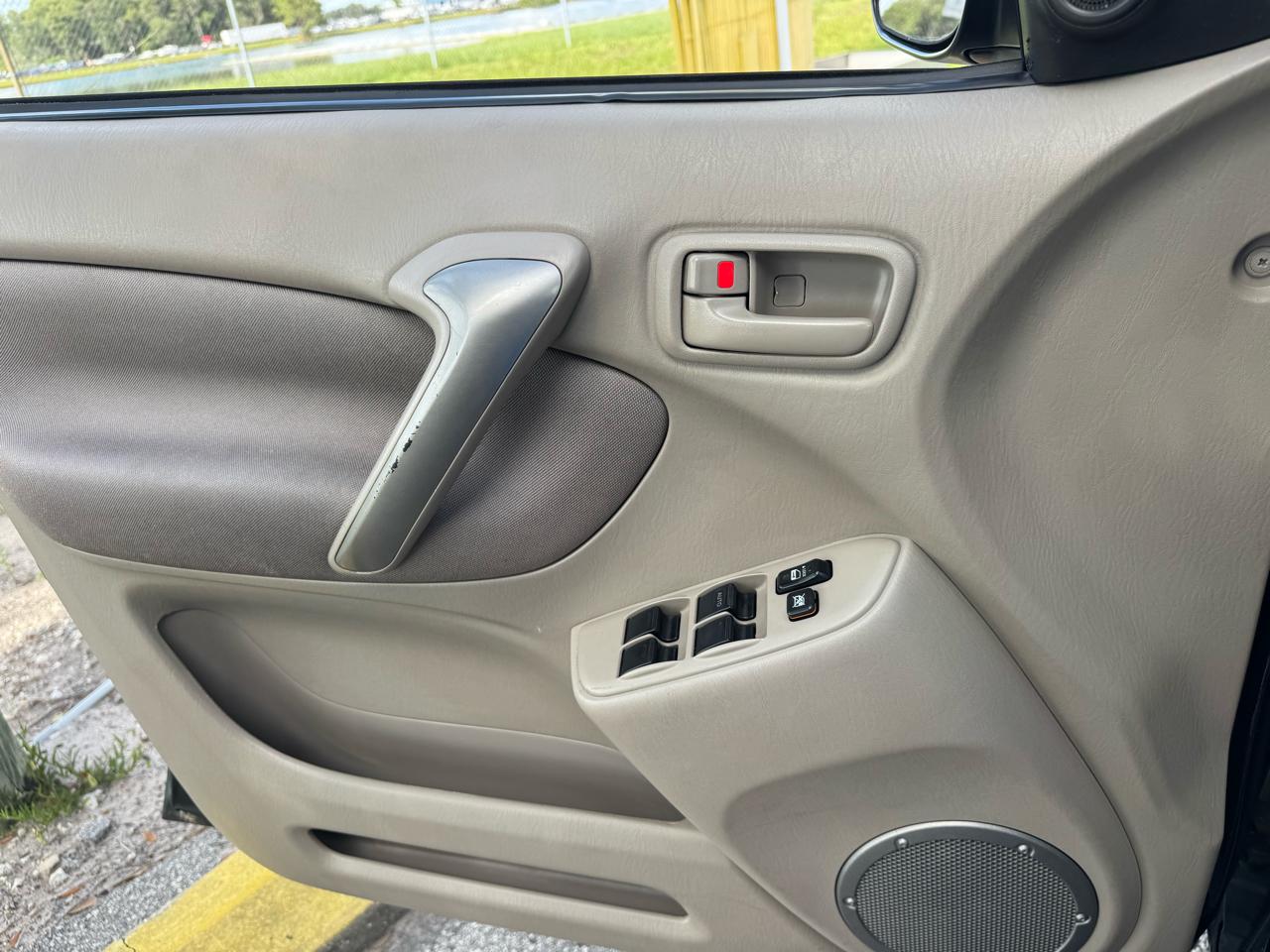Toyota RAV4  2005