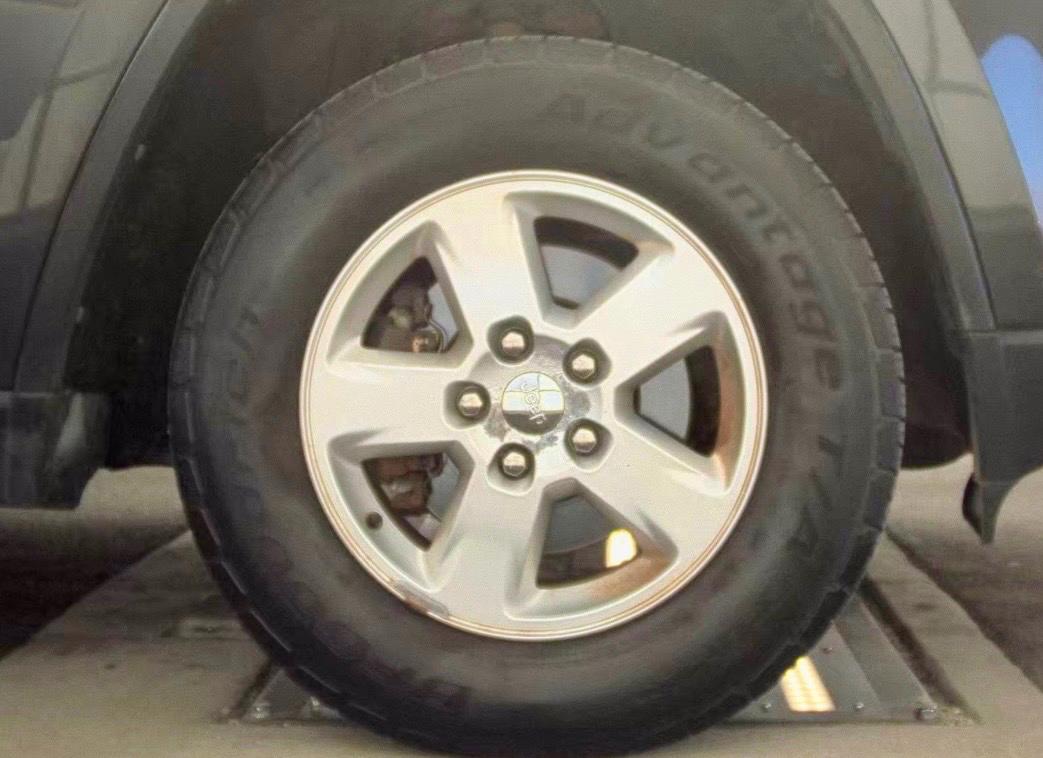 Jeep Grand Cherokee 4WD 4dr Laredo 2011