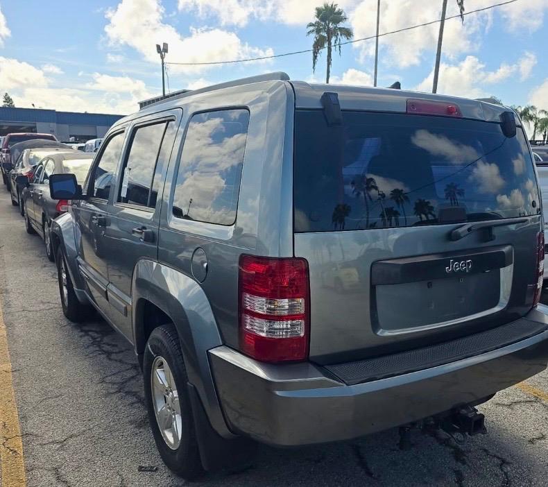 Jeep Liberty RWD 4dr Sport 2012