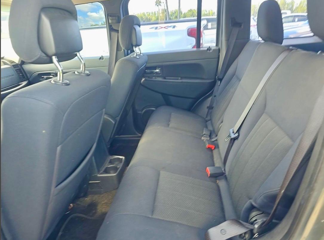 Jeep Liberty RWD 4dr Sport 2012