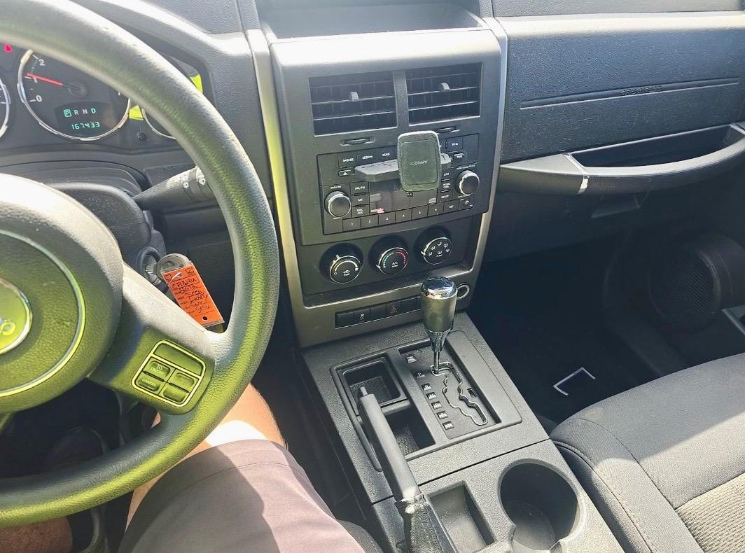 Jeep Liberty RWD 4dr Sport 2012
