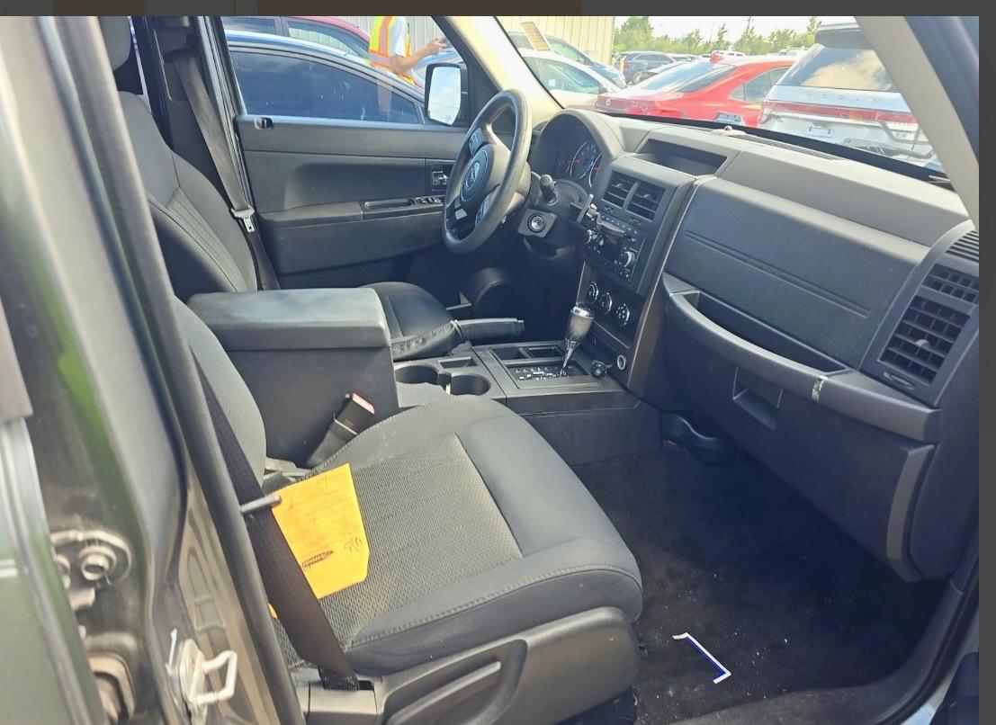 Jeep Liberty RWD 4dr Sport 2012