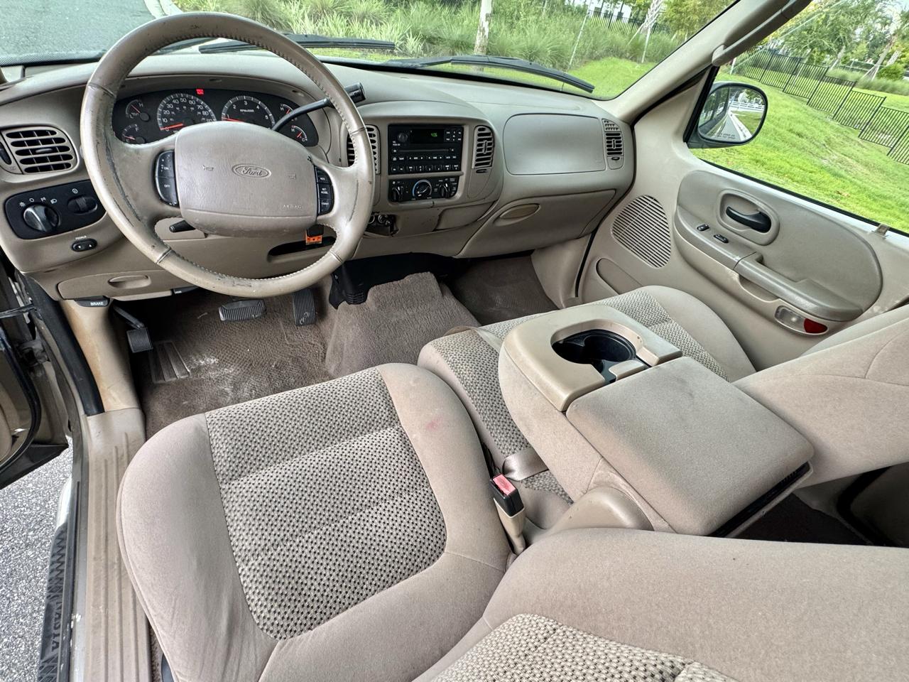 Ford F-150 SuperCrew 139" XLT 2002