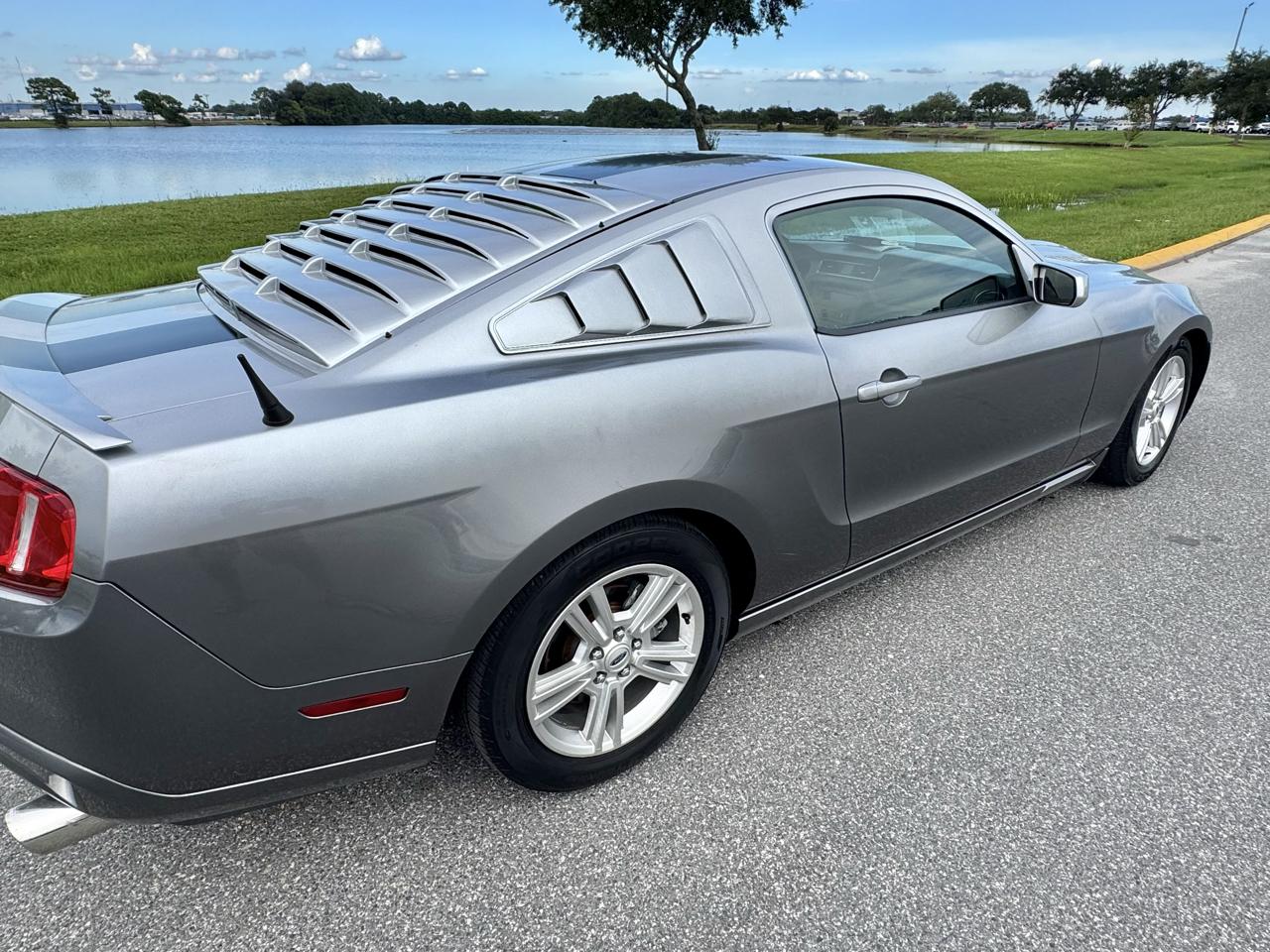 Ford Mustang  2010