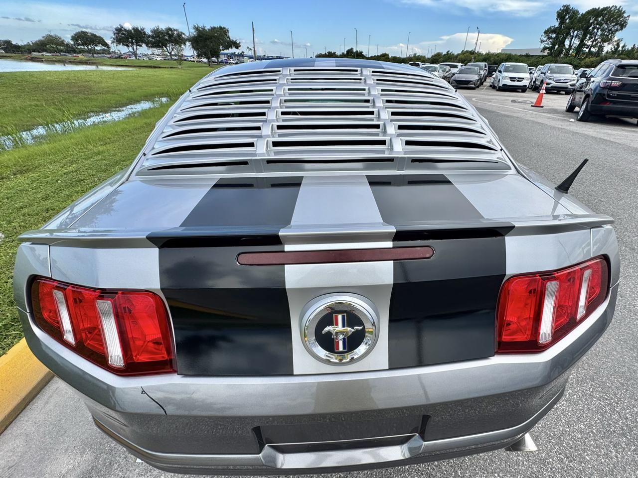Ford Mustang  2010