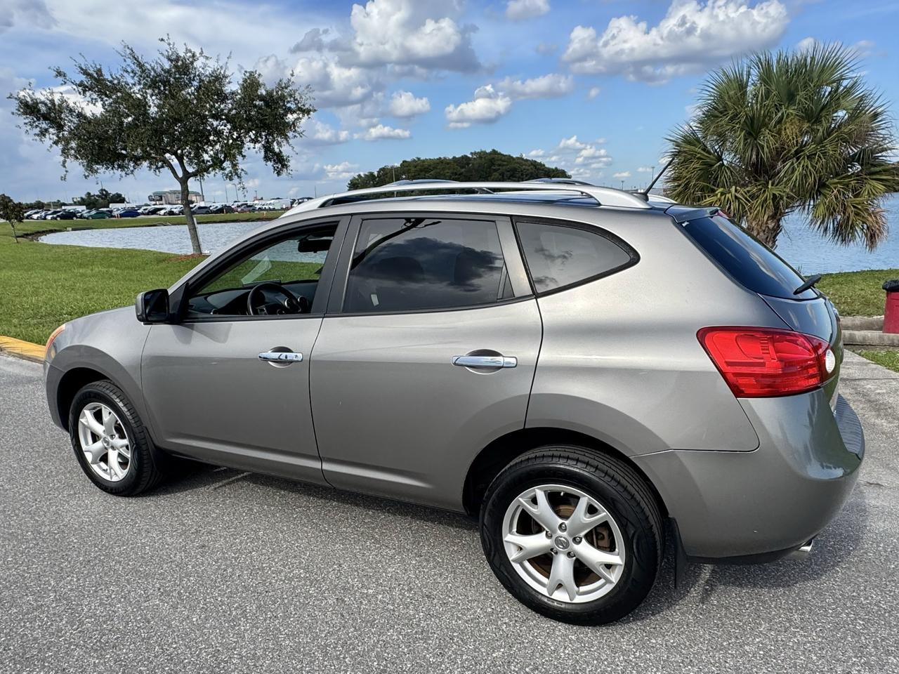 Nissan Rogue FWD 4dr SL 2010