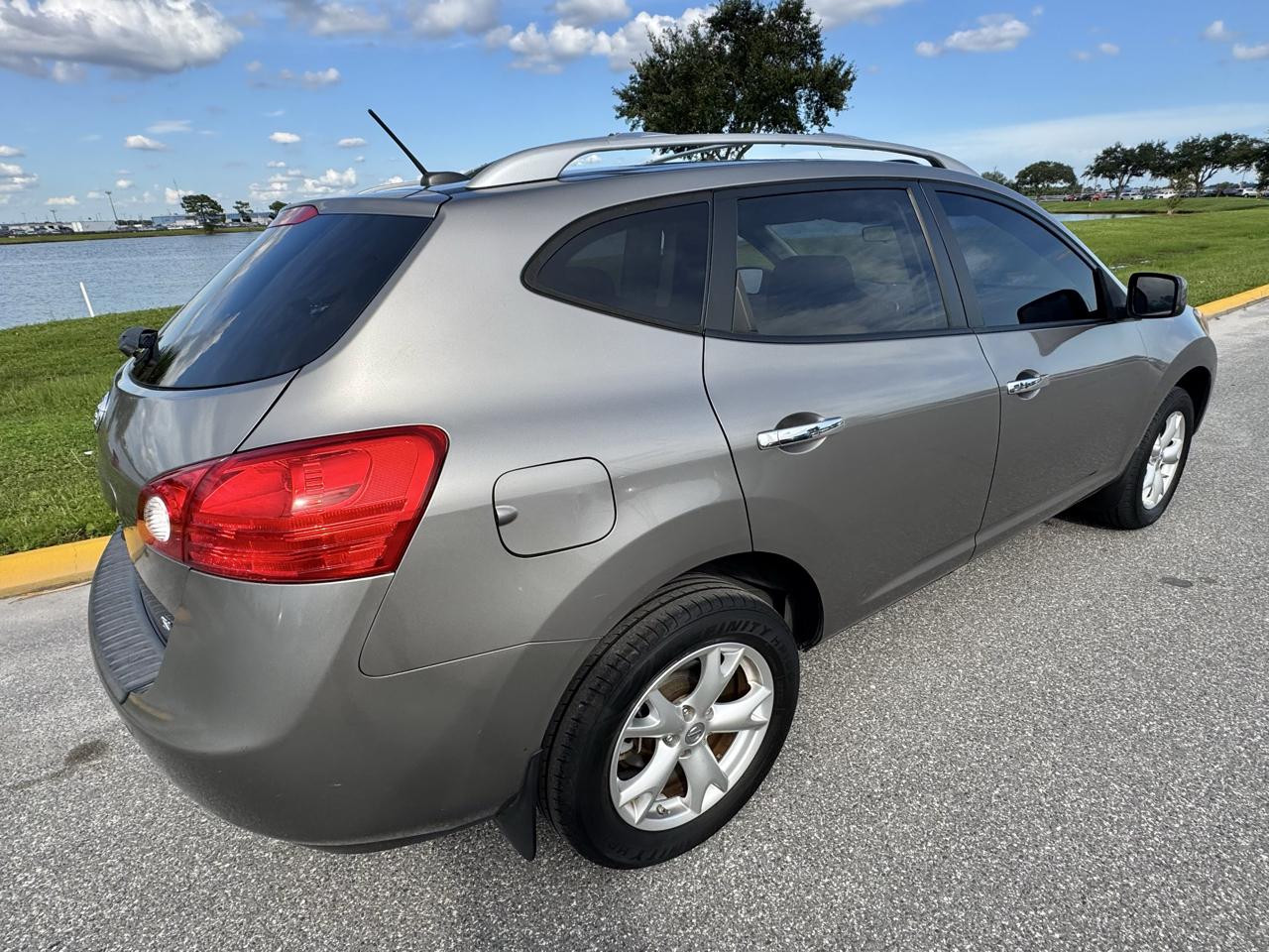 Nissan Rogue FWD 4dr SL 2010