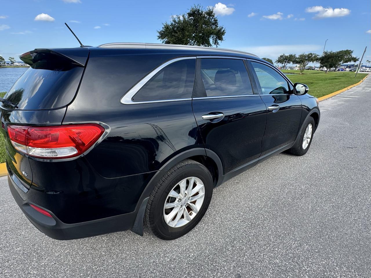 Kia Sorento LX V6 FWD 2017