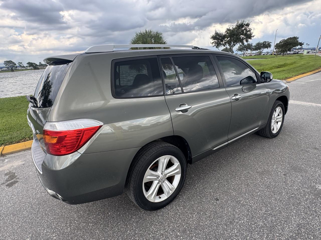 Toyota Highlander 4dr V6 Limited (Natl) 2009