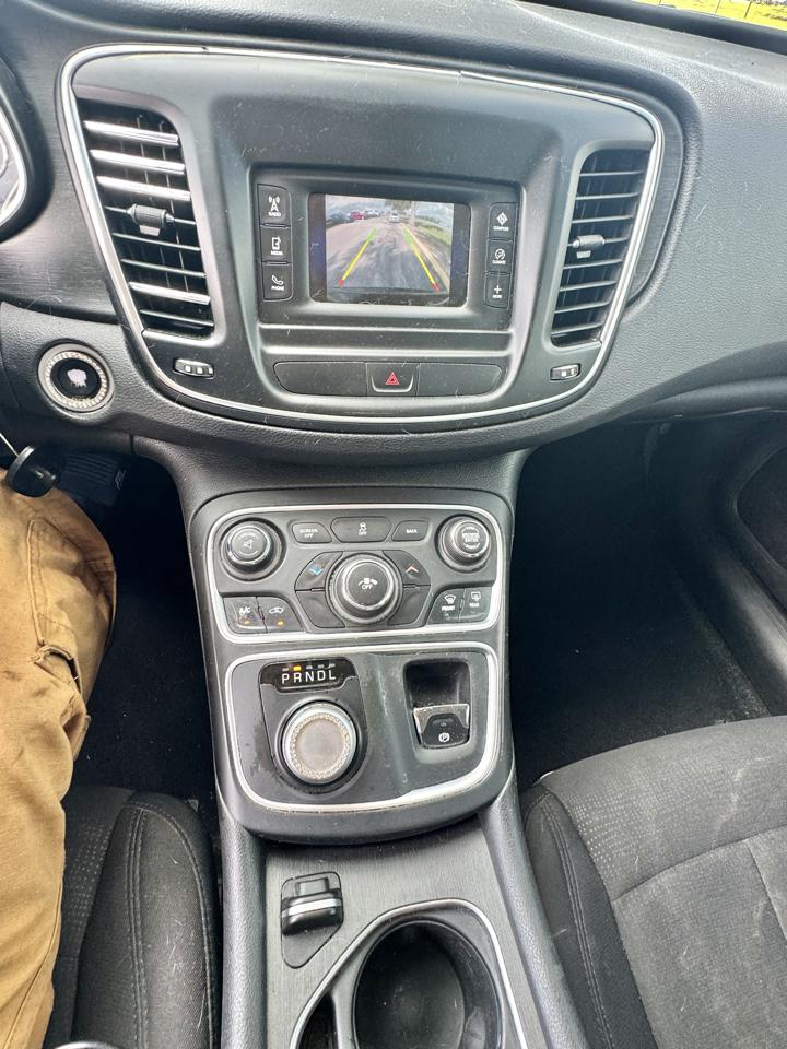 Chrysler 200 4dr Sdn Limited FWD 2015