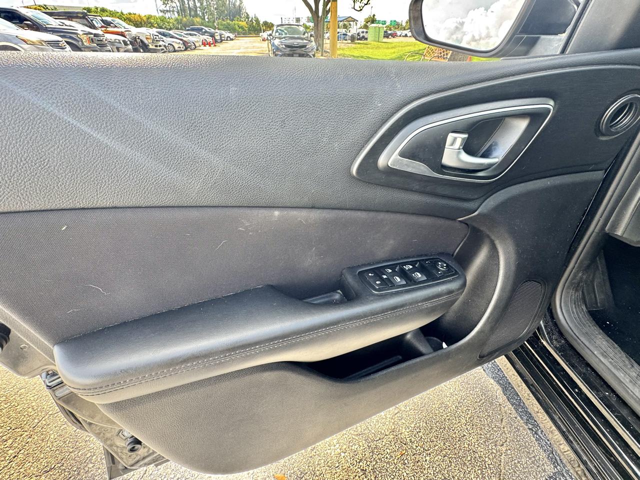 Chrysler 200 4dr Sdn Limited FWD 2015