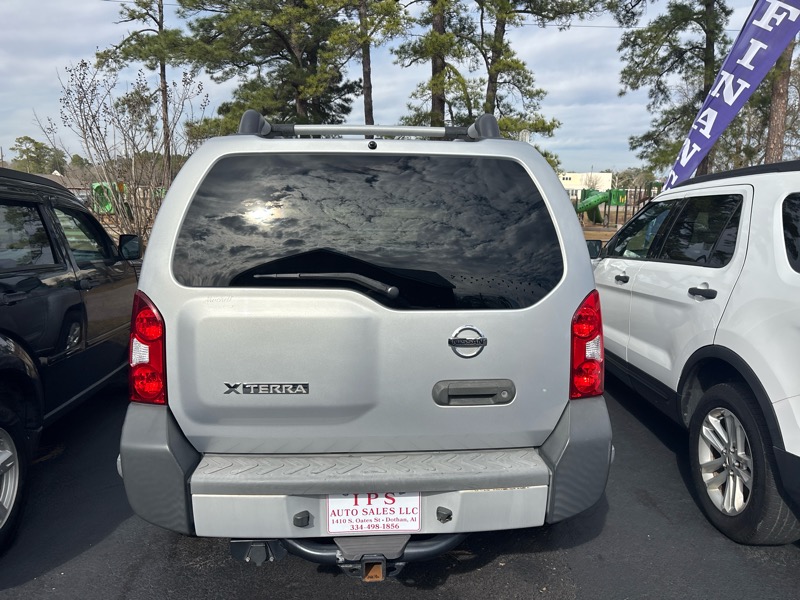 Nissan Xterra X 2WD 2011