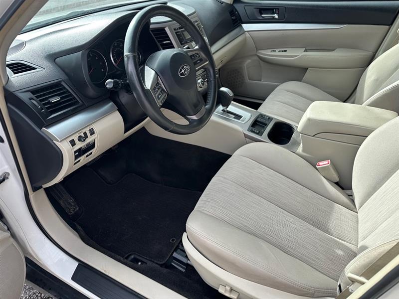 Subaru Outback 2.5i Premium 2013