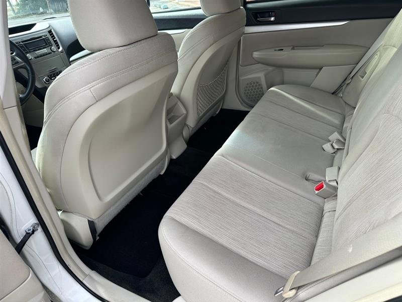 Subaru Outback 2.5i Premium 2013