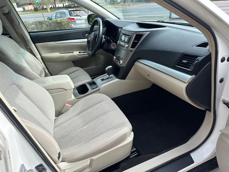 Subaru Outback 2.5i Premium 2013