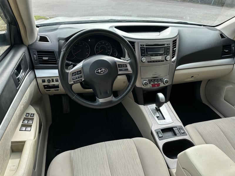 Subaru Outback 2.5i Premium 2013