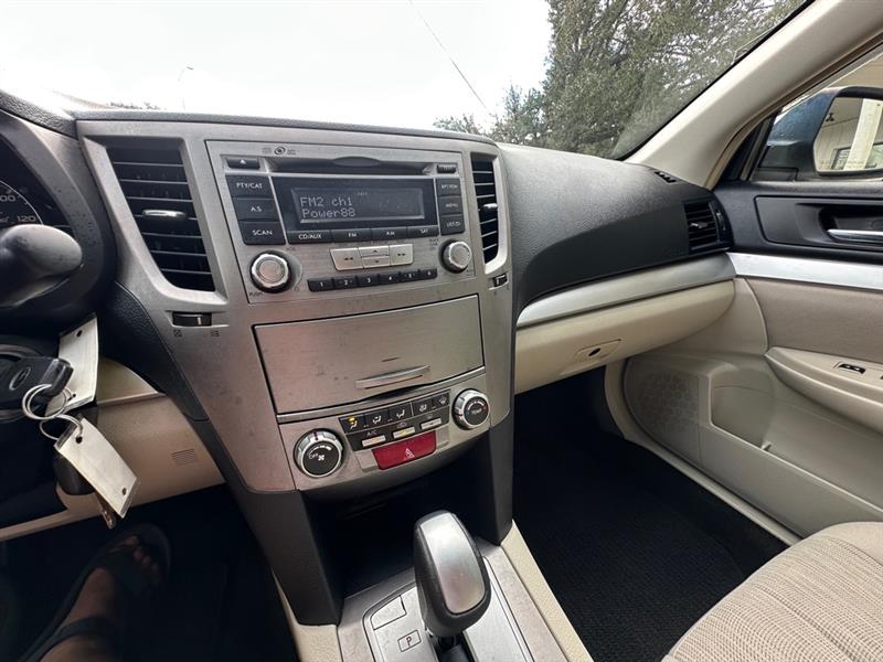 Subaru Outback 2.5i Premium 2013
