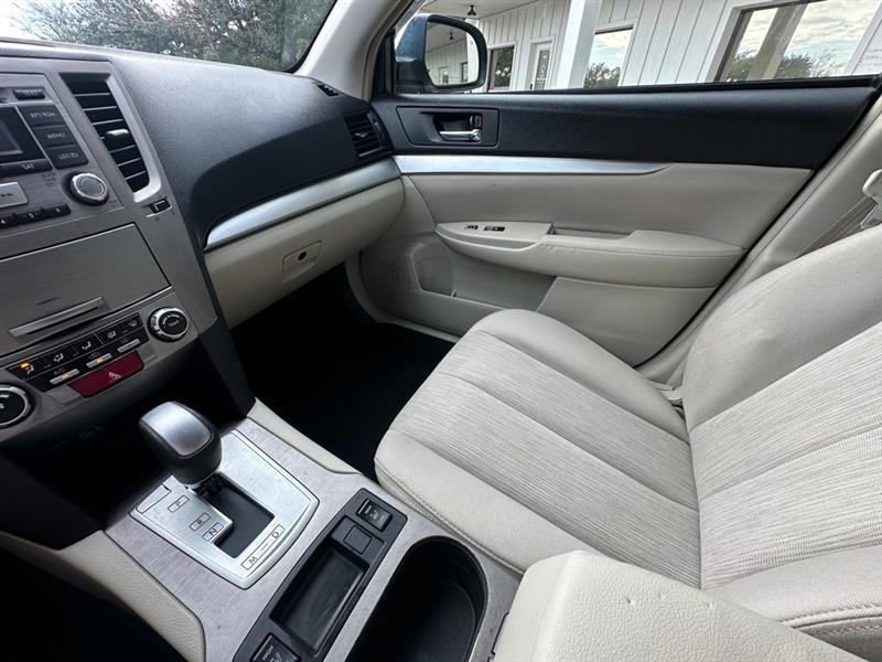 Subaru Outback 2.5i Premium 2013