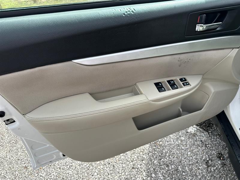 Subaru Outback 2.5i Premium 2013