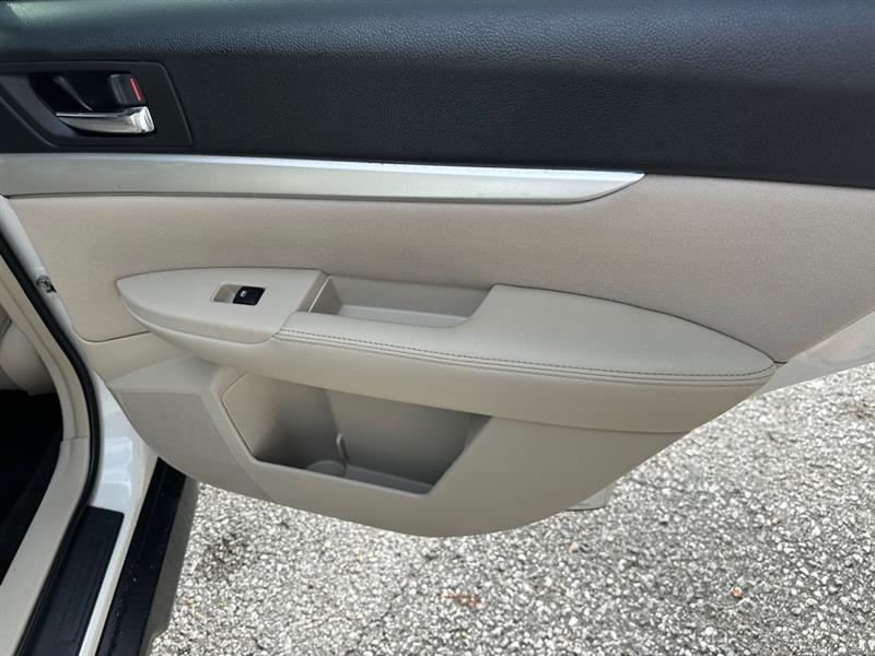 Subaru Outback 2.5i Premium 2013