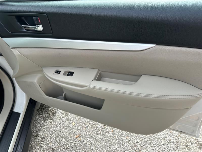 Subaru Outback 2.5i Premium 2013