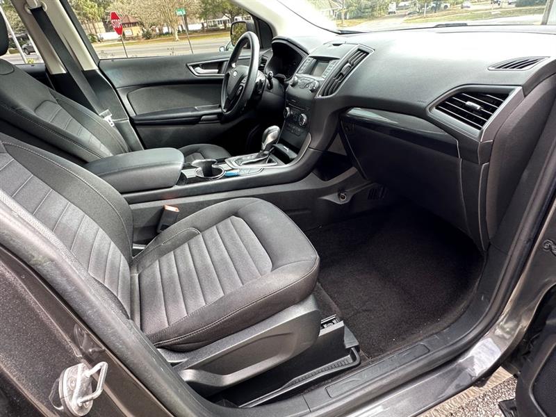 Ford Edge SE FWD 2018