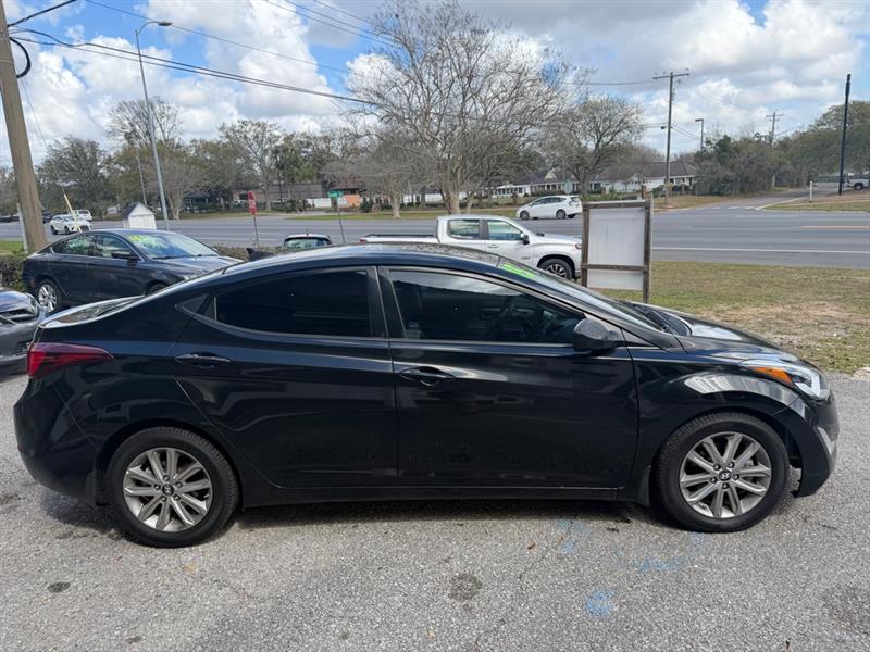 Hyundai Elantra SE 4D Sedan 2015