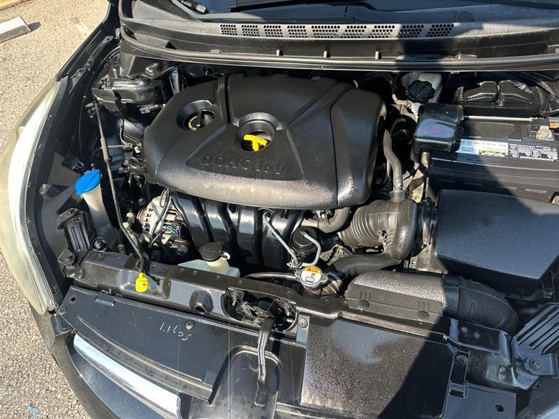 Hyundai Elantra SE 4D Sedan 2015