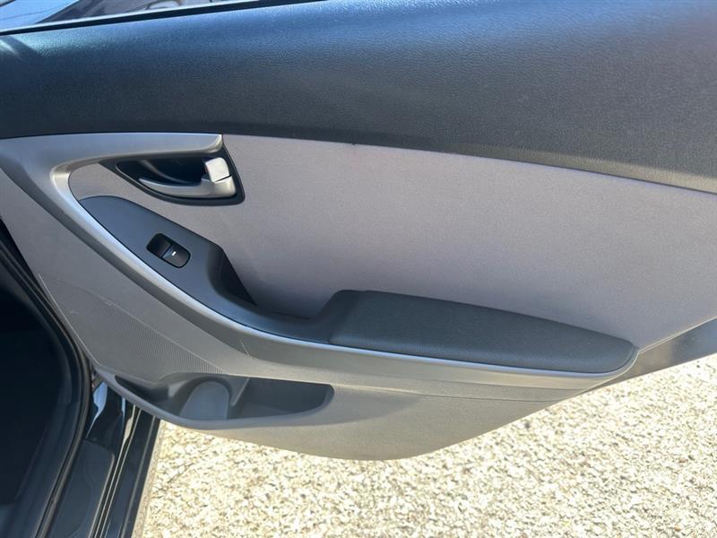 Hyundai Elantra SE 4D Sedan 2015