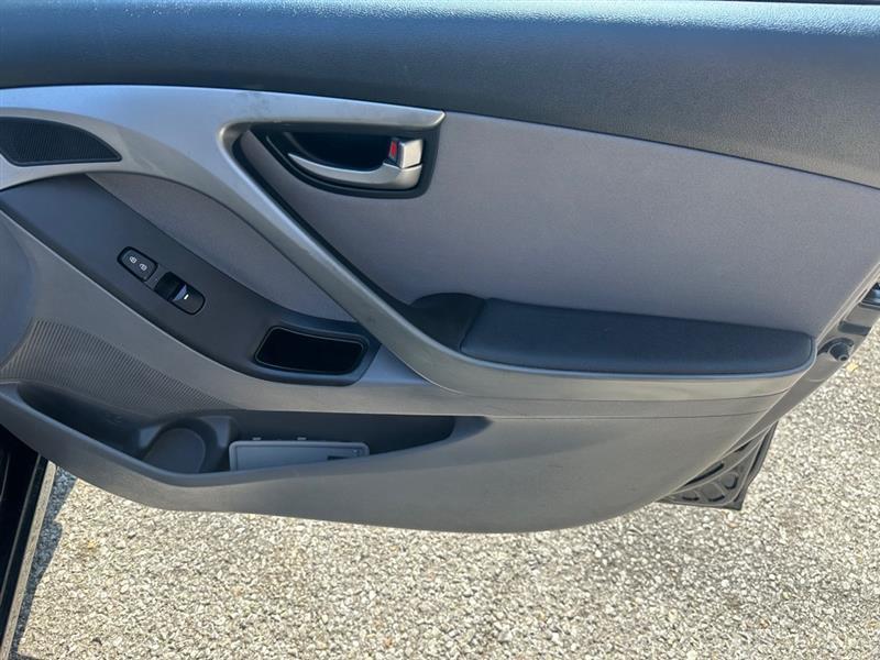 Hyundai Elantra SE 4D Sedan 2015