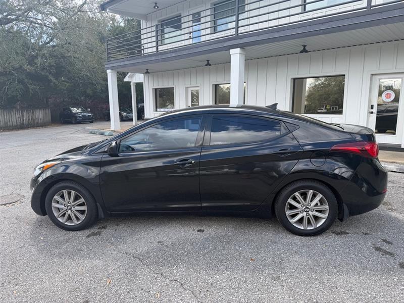 Hyundai Elantra SE 4D Sedan 2015