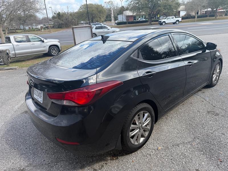 Hyundai Elantra SE 4D Sedan 2015