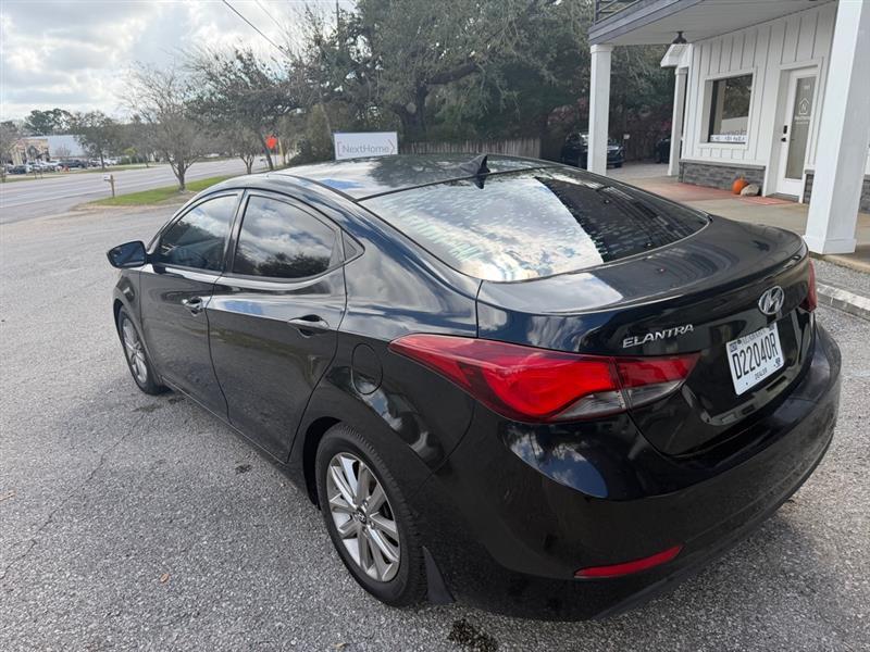 Hyundai Elantra SE 4D Sedan 2015