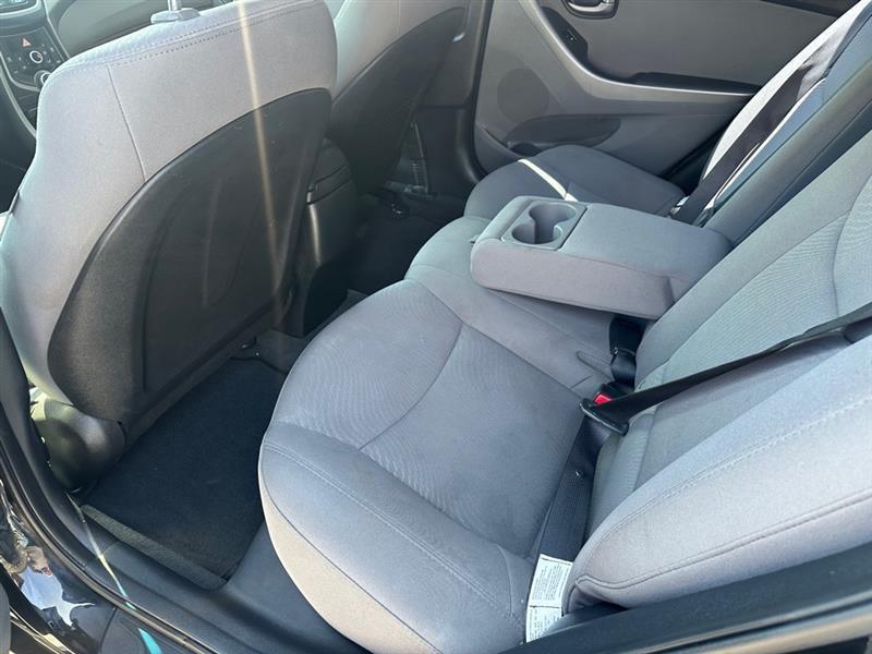 Hyundai Elantra SE 4D Sedan 2015