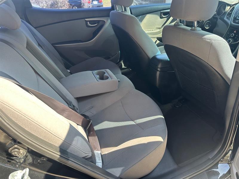 Hyundai Elantra SE 4D Sedan 2015