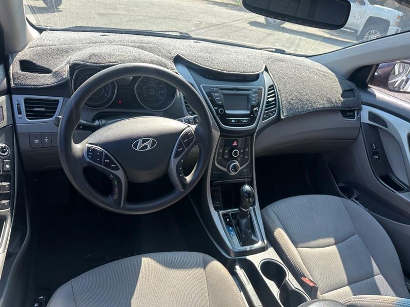 Hyundai Elantra SE 4D Sedan 2015