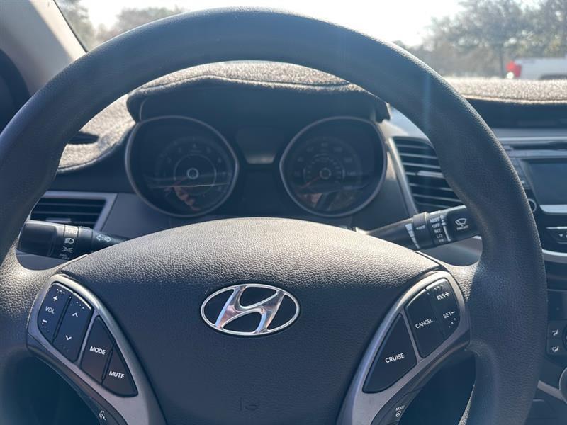 Hyundai Elantra SE 4D Sedan 2015