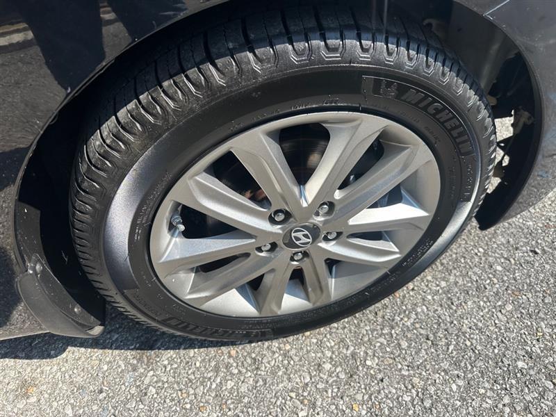 Hyundai Elantra SE 4D Sedan 2015