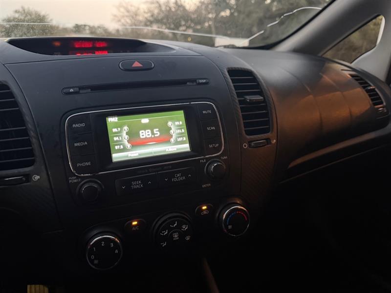 Kia Forte 5-Door EX 2016