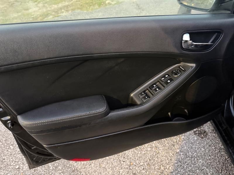 Kia Forte 5-Door EX 2016