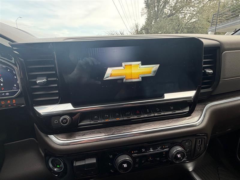 Chevrolet Silverado 1500 LTZ Crew Cab 4WD 2022