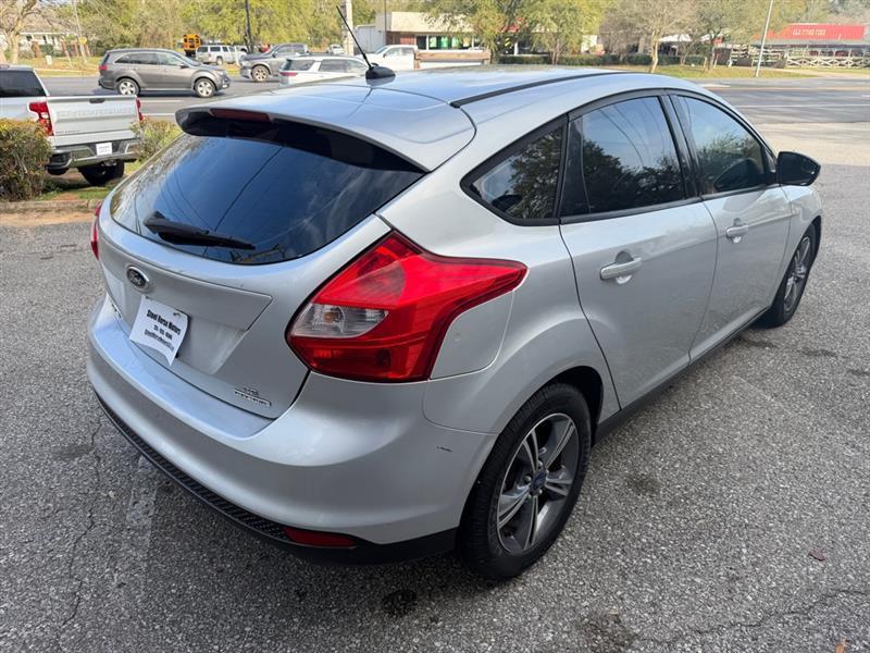 Ford Focus SE Hatch 2014