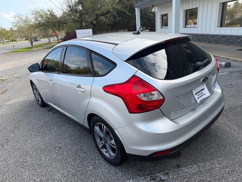 Ford Focus SE Hatch 2014