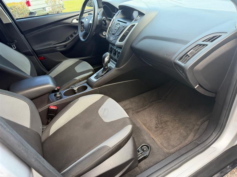 Ford Focus SE Hatch 2014