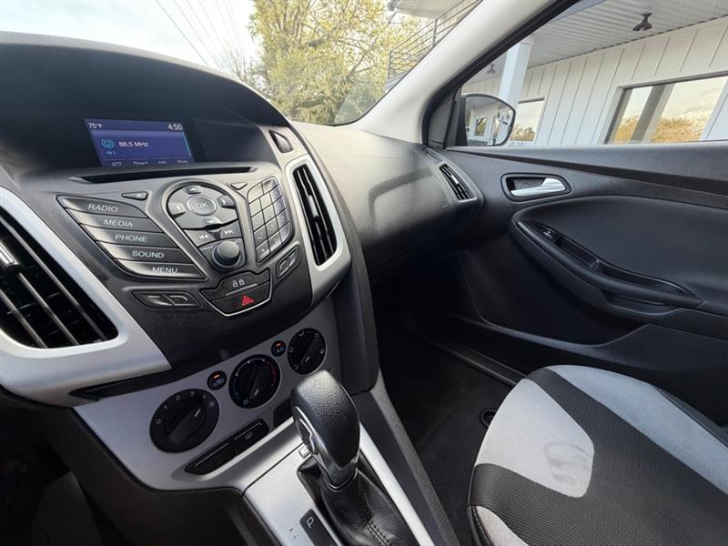 Ford Focus SE Hatch 2014