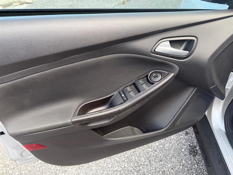 Ford Focus SE Hatch 2014