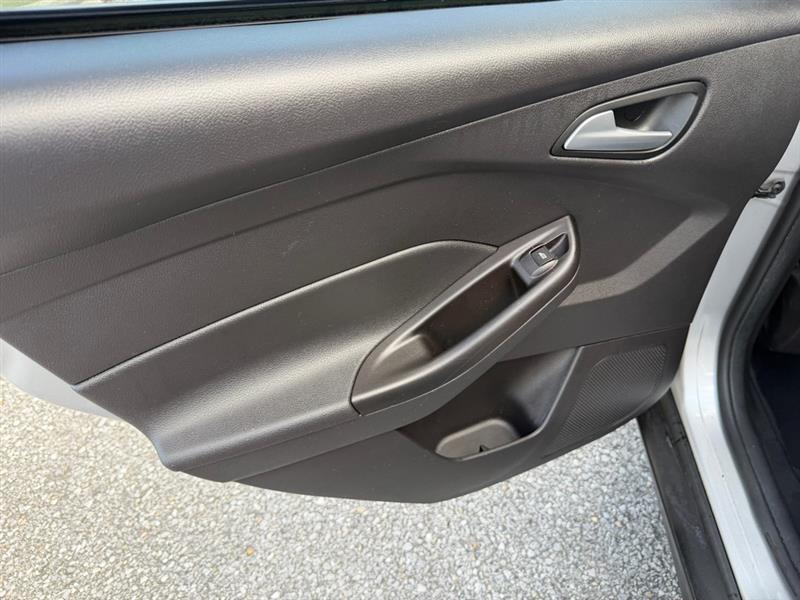 Ford Focus SE Hatch 2014